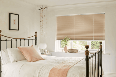 files/Wilton-Peach-Black-Out--Pleated--Cheadle.png